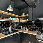 Urban Flat 4 Guests With Ac וארנה