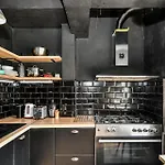Urban Flat 4 Guests With Ac شقة *