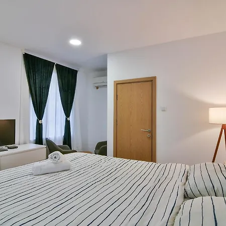 Urban Flat 4 Guests With Ac 아파트 바르나