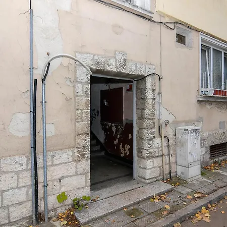 Urban Flat 4 Guests With Ac * 바르나