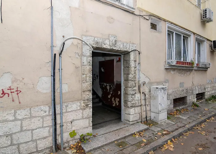 Urban Flat 4 Guests With Ac * 바르나