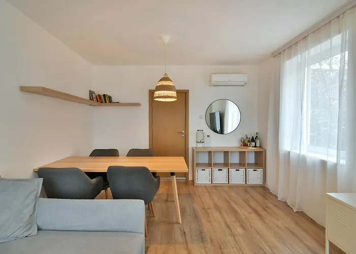Apartment Urban Flat 4 Guests With Ac Varna